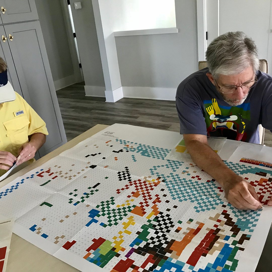byStickTogether's tweet photo. The story continues! @lgtrew shared the amazing progression of their family activity and revealed the beautifully finished mosaic!! Click through to see the full image! β‘οΈ
#StickTogether #StickerMosaic #MakerMovement https://t.co/Z0Eo5OFdDe
