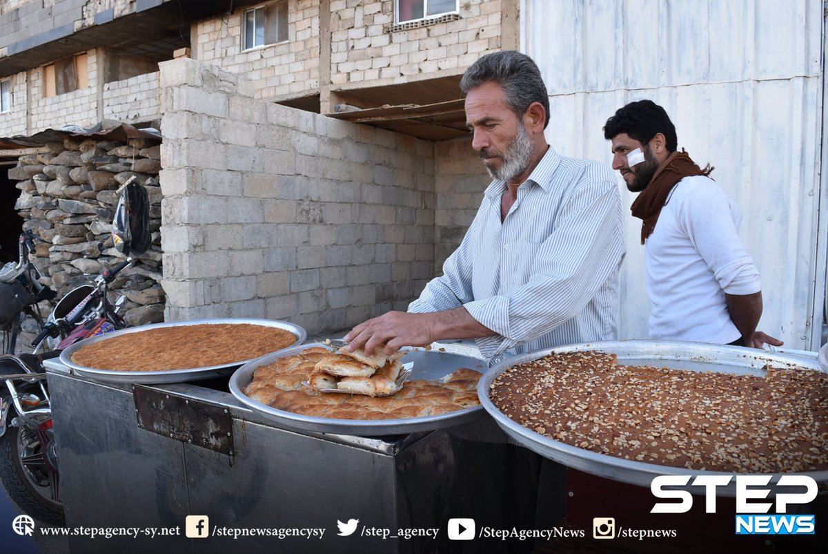 CombatChris1's tweet photo. Quneitra : #Bariqa's market before sunrise during #Ramadan. https://t.co/edVRx2czlS