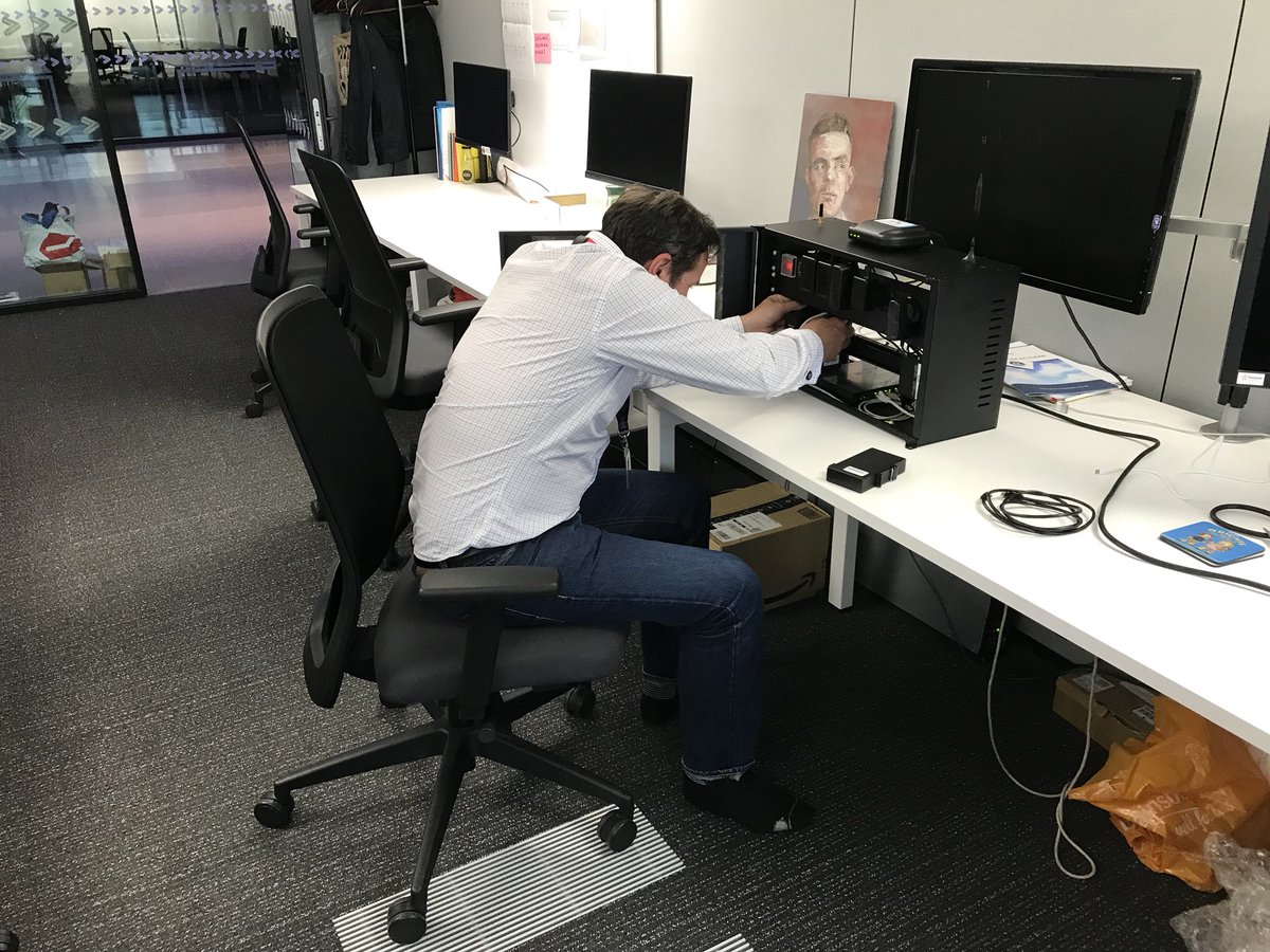 WillHulls's tweet photo. Who says CEOs aren’t hands on! #grafter #onceanengineer #watchthisspace @DemandLogicUK @MikeDarby3 https://t.co/6QCUXQgdY3