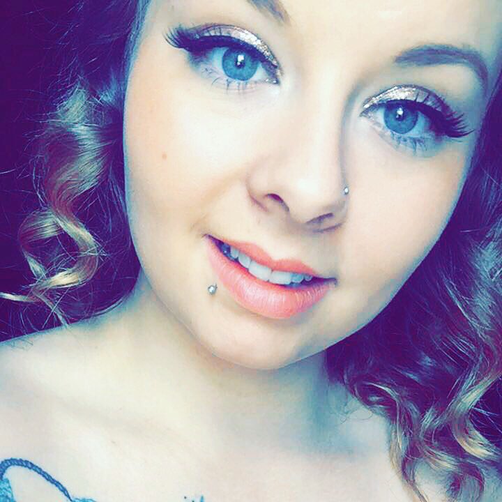 40Oldham's tweet photo. Let your smile change the world, but don’t let the world change your smile 💕😊 https://t.co/lqSkZpDhjt