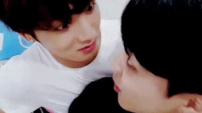 kookmints's tweet photo. jikook invented gay pause https://t.co/BI0oBOW0Jg