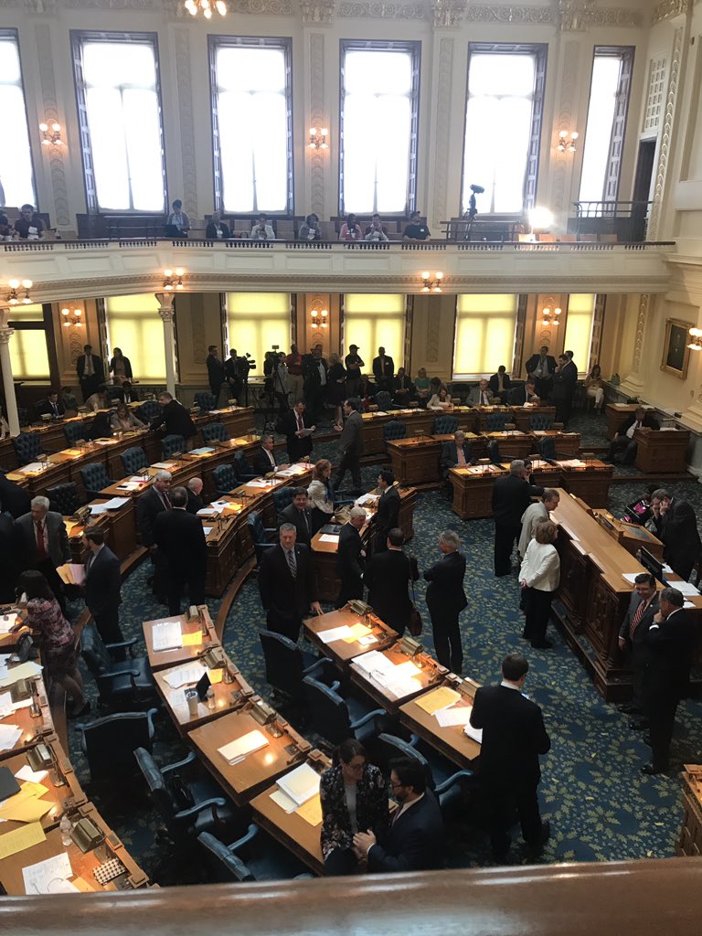 UnchainedAtLast's tweet photo. Cue the Jeopardy music. It looks like we'll be waiting a while for the assembly to vote on our bill. #damncomputers #endchildmarriage #A865 https://t.co/X8JG9PGilG