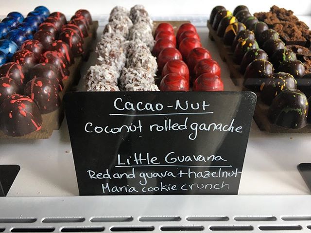 PastelGuayaba's tweet photo. When in Little Havana enjoy a Little Guavana @exquisitochocolates #RedlandGuava #RedlandRaised #RedlandFresh #SupportLocal #FreshFromFlorida @ediblesofla @slowfoodmiami @supportlocalfl #Guavalicious #GuavaLife #GuavaRico #Guava #Guayaba #GuavainMiami 🍐 https://t.co/8j4ucpSfER https://t.co/qWxgHUDy1Z