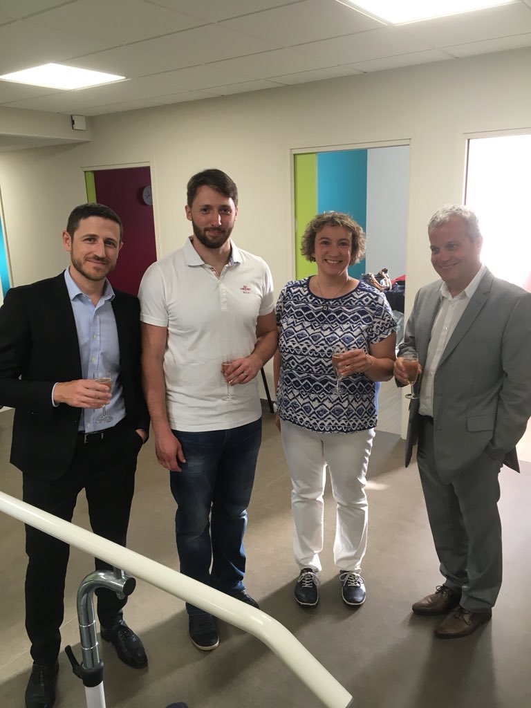 ClementThiam's tweet photo. #BNPParibas Limoges Romanet fiers d’accompagner l’installation du cabinet de kinésithérapie Vacher - Simon-Labric au cœur de Limoges. Superbes installations. Félicitations ! https://t.co/g7cxyPXWWr