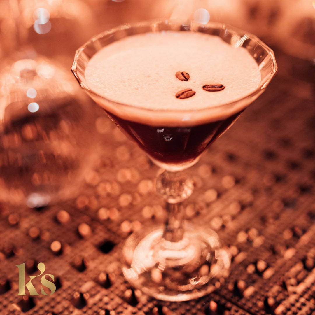 Tonight @GreyGooseUK are treating <a href="/InnerplaceLDN/">Innerplace</a>  @JetSmarte and our guests to an #espressomartini and @MaisonLaduree macaroon reception. It's a pretty good Thursday. #greygoose #mayfair #cocktails