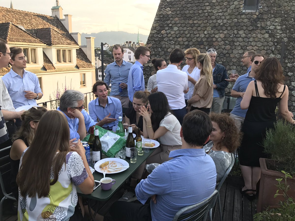 p_schellenbauer's tweet photo. Heute Spontanparty bei Avenir Suisse. Auch Neoliberale können festen...und wie 😉 https://t.co/uVie9mN4ML