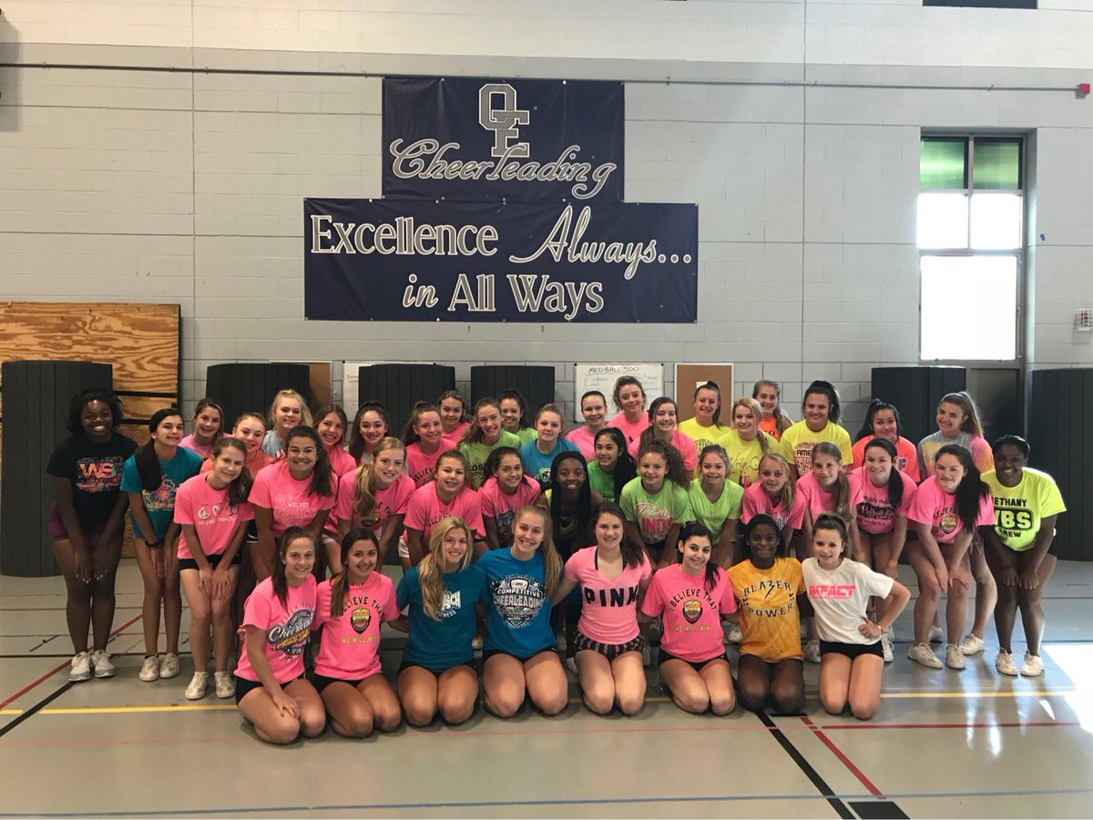 OEHSCHEER's tweet photo. And that’s a wrap for week 1 of the 2018-19 season!!! Very excited to see what is in store for these girls and the program🎀 #oecheer https://t.co/hZUBNXONDL