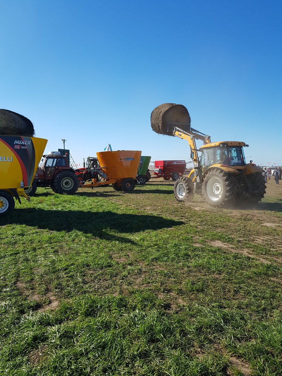 ValtraArgentina's tweet photo. #TuMaquinaDeTrabajo a pleno en el área de dinámica de @AgroActiva 💪 #AgroActiva2018 https://t.co/JKXYyEmpLi