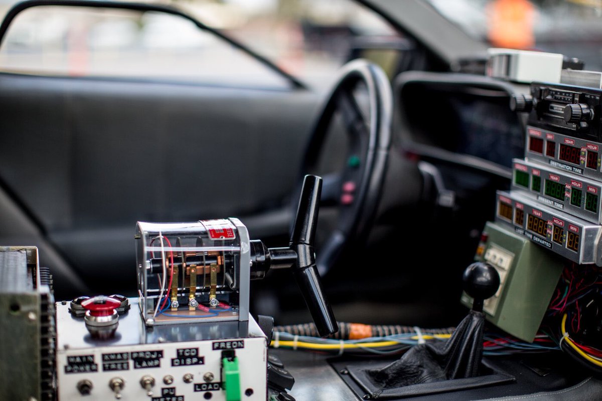 Absolutely epic! RT <a href="/LenosGarage/">Jay Leno's Garage</a>: TONIGHT on #jaylenosgarage: <a href="/hardwick/">ʞɔiwbɿɒH ꙅiɿʜƆ</a>’s #DeLorean! Watch at 10p ET on CNBC.