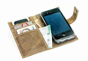 FleetModeSafety's tweet photo. I saw a young woman, dining alone. She left her opened wallet when she went to the restroom. When she returned, I asked about the abandoned wallet, she grabbed her pocket and said, "Oh I still have my phone." So I ask you, which would you rather lose - your wallet or your phone? https://t.co/lAMyB0iq5Y