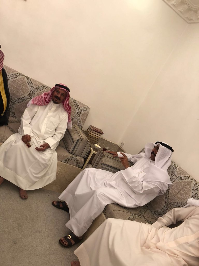 محمد ارشيد القفيدي واخوانه يستقبلون 
الشيخ حسام فهد الشرشاب وذلك بمناسبة زيارته للبلاد.