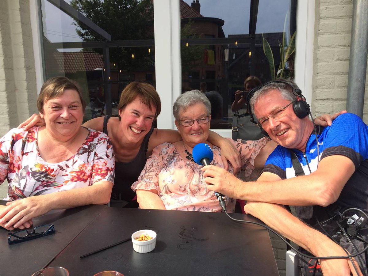 Gabriëlle getuigde vandaag (hartverwarmend!) live op Radio 1 bij <a href="/hautekiet/">J. Hautekiet</a> Mooie getuigenis over digitale strijd van <a href="/ONLINEbuurten/">ONLINE buurten</a> tegen sociale isolatie bij kwetsbare ouderen  #metookonzeTOPMarian <a href="/StadBrugge/">Stad Brugge</a> <a href="/StadaanZee/">Stad Oostende</a>  #hautekiettrapthetaf <a href="/cubigo/">Cubigo</a>   bit.ly/2sElyHB