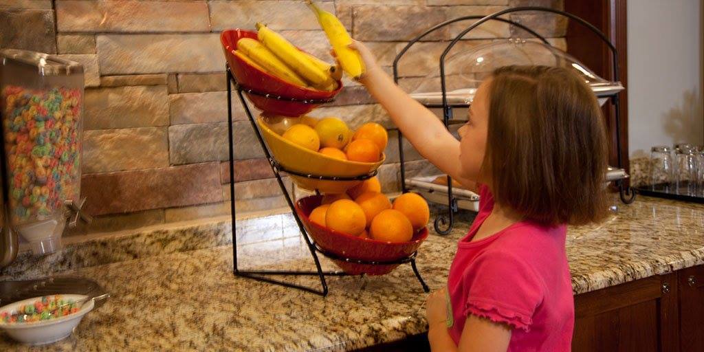 Staybridge_GS's tweet photo. A well-balanced breakfast is included with your stay! 🍌🍌🍌 https://t.co/uHCakuXXDF