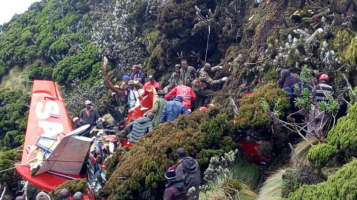 HonChurchill's tweet image. My heartfelt condolences to the families and friends of the 10 people who perished in the FlySax plane crush. God give your families/friends strength and peace during this tough period

Thanks to all the rescuers @KenyaRedCross @kdfinfo @kwskenya 

#FlySax