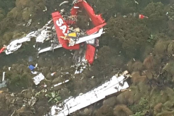 HonChurchill's tweet image. My heartfelt condolences to the families and friends of the 10 people who perished in the FlySax plane crush. God give your families/friends strength and peace during this tough period

Thanks to all the rescuers @KenyaRedCross @kdfinfo @kwskenya 

#FlySax