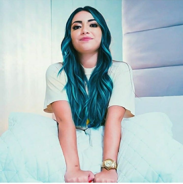 MaliciosasR's tweet photo. Meu amor de cabelo azul fica uma princesinha 😍❤️
TE AMO COISA LINDA ❤️❤️
@danirussotv https://t.co/LHRwKzANpx