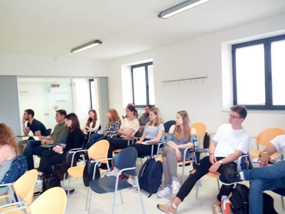 StartCupSardegn's tweet photo. A #cubact 2 prof: AntonioUsai marketing @unissTwit e JantjeHalberstadtt SocialEntrepreneurship-UniversitatLuneburg https://t.co/rZhUyMKMCP