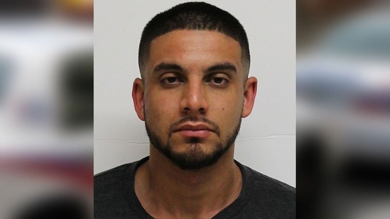 Man wanted for allegedly assaulting woman, holding her captive near Fort York ow.ly/qOYn30ko5Q2 https://t.co/TjIGxLzeoY