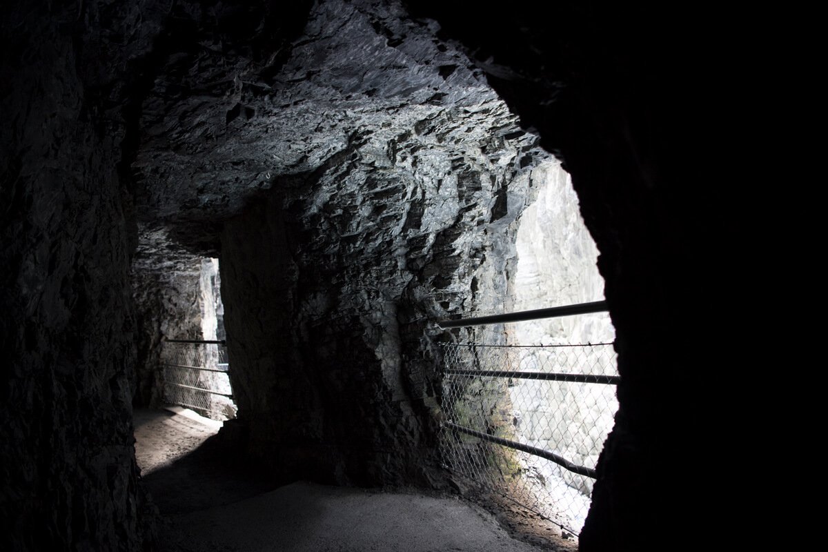 OutdoorInterlak's tweet photo. The Glacier Canyon is a masterpiece of nature! Huge 300m walls carved by ice, featuring a 1km walkway and a giant spiderweb to really immerse yourself in the surroundings. Great activity for everyone in all weather! https://t.co/tJEm3HNEDP https://t.co/kRO4QpnIcz