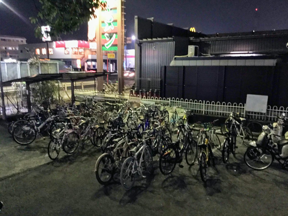 ippodou_otsu's tweet photo. なななんと❗今日は泉大津高校の黄団、通称「やばめちゃん」が来てくれやがった⤴体育祭の前日で気合い入っているのか、肉ケーキを6個も食った後さらに食ってくれたぜ！団結力すげーし、明日に向けて気合いバチボコすぎ💥てめぇら、ぜってぇ後悔すんなよ🔥一歩堂は黄団を応援してるぜ😁#チャリの多さ鬼 https://t.co/iUhScnxZaG