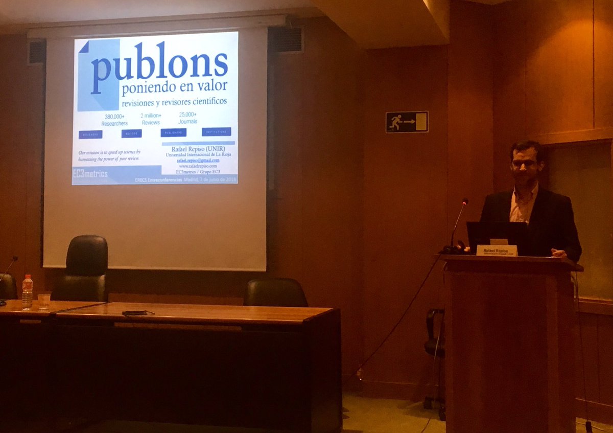 Juanjo_Prieto's tweet photo. Rafa Repiso de @UNIRuniversidad nos habla de las posibilidades de publons en #CRECS2018 @repisogurru @Publons https://t.co/Pj4RXO4e0R
