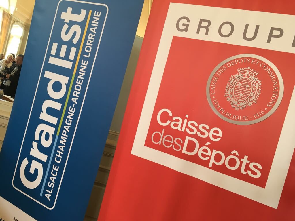 caissedesdepots's tweet photo. Signature de la convention de partenariat #ActionCœurDeVille : #Lunéville est la 1ère des 222 #villes moyennes sélectionnées à passer à l'action ! 25 millions d'€ seront investis pour dynamiser la commune ! #CollTerr #CentresVilles #BanqueDesTerritoires https://t.co/OoXrRcdgbb