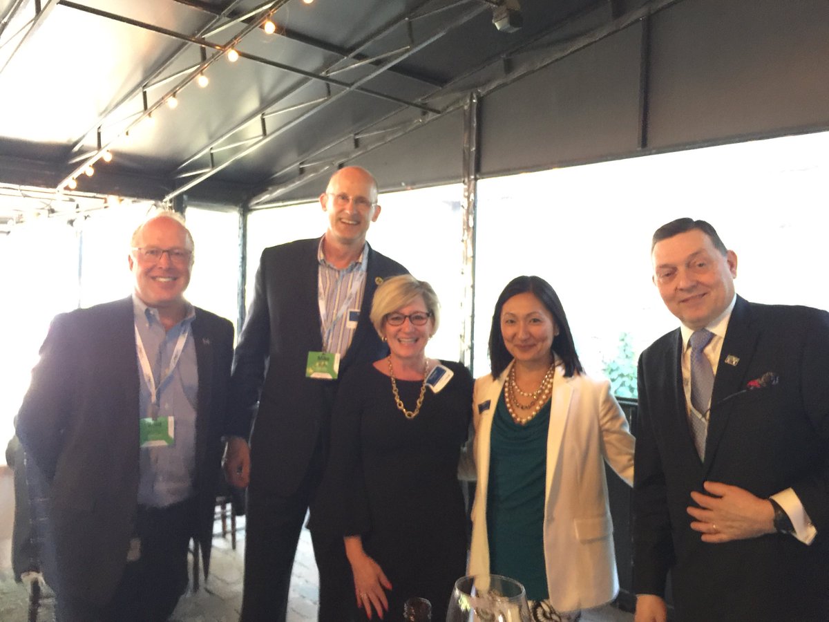 Great to see so many thought leaders in the business, #healthcare-delivery, #research & #tech sectors at the #PMWC18 reception last night!