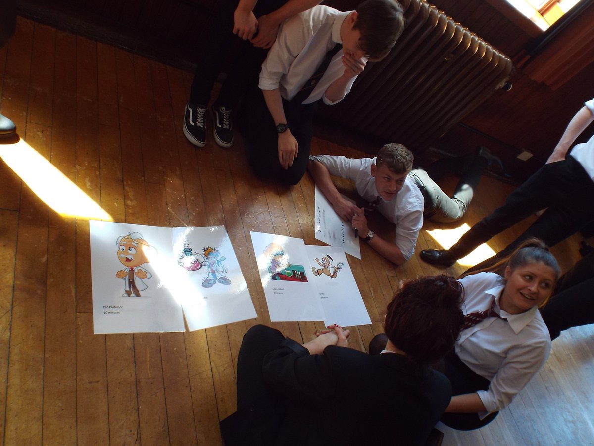 BuckieHighLib's tweet photo. Prefect training this afternoon with the seniors, including skiing and a zombie epidemic to deal with! https://t.co/TWrohk6tx0