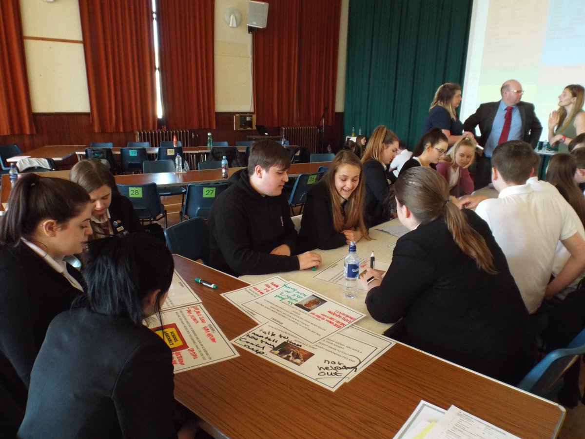 BuckieHighLib's tweet photo. Prefect training this afternoon with the seniors, including skiing and a zombie epidemic to deal with! https://t.co/TWrohk6tx0