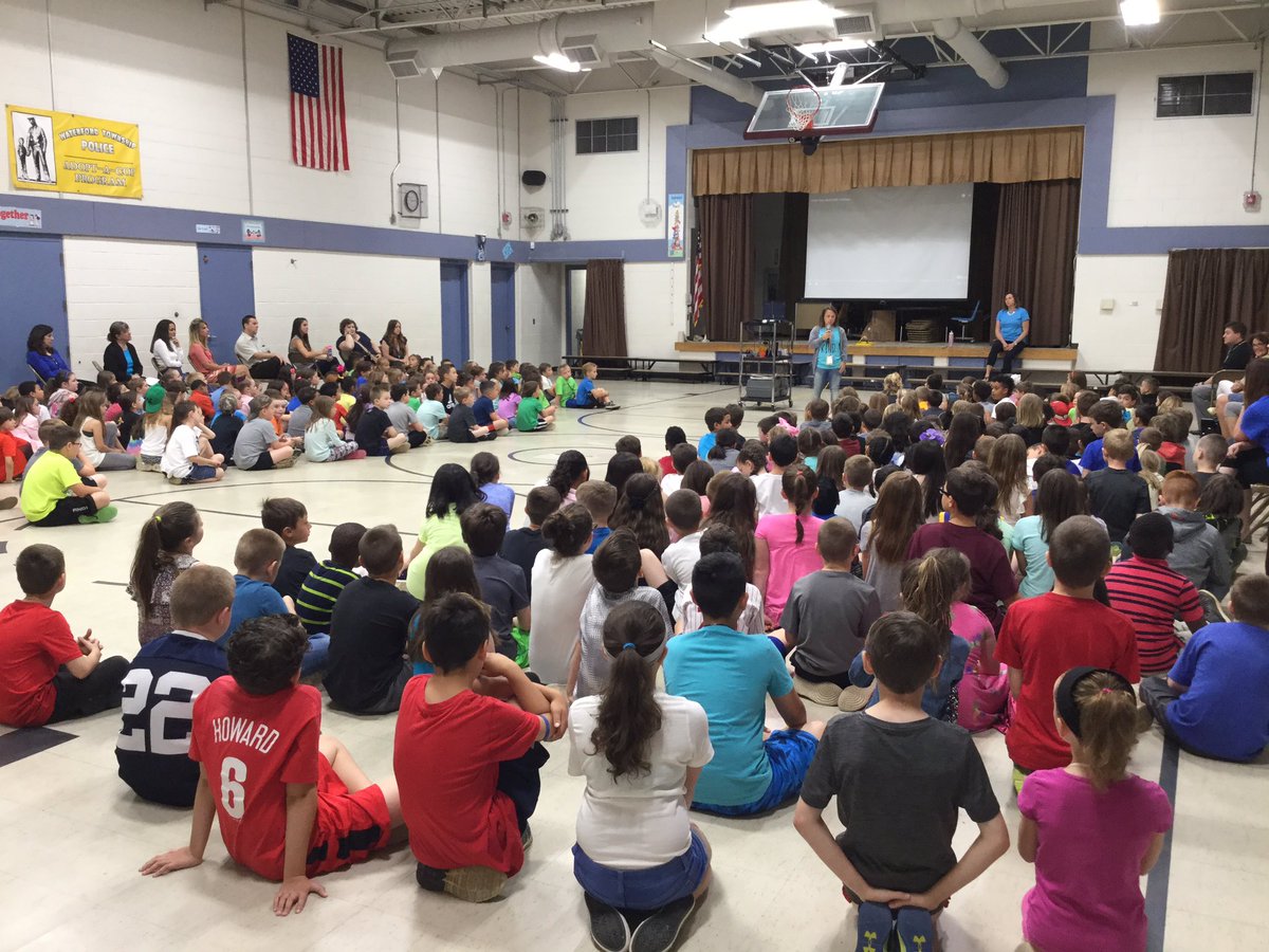 TRSchoolWTSD's tweet photo. Soon to be 2nd Grade Students visited TR this morning! Along with our current 2nd and 3rd Grade Students, everyone learned about our #ChooseKind movement! #wtsdpride #TogetheR https://t.co/J2UNpKTGwC