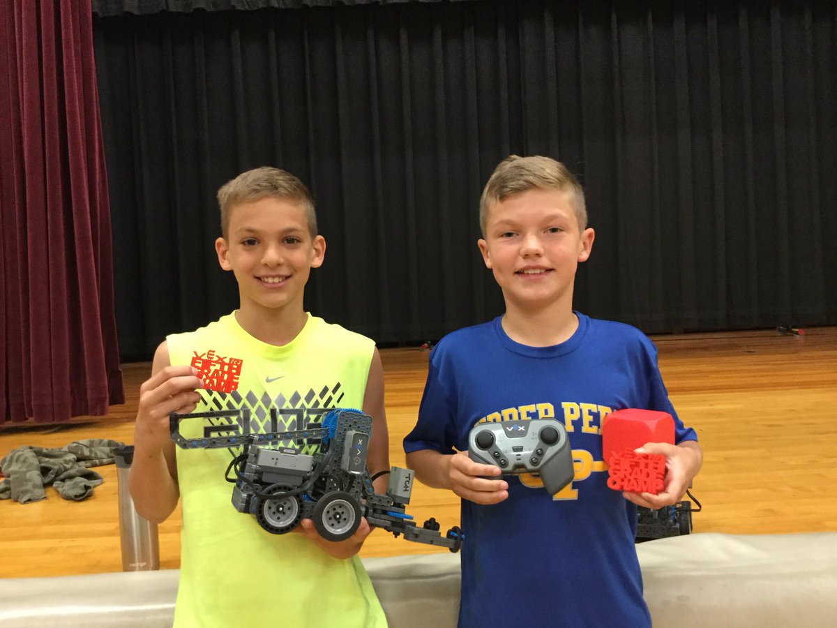 marlflite's tweet photo. One of my favorite events of the year is our 5th grade robotics competition. Had the most thrilling finals we’ve ever seen! Congrats @AntoinetteArne1 HR for taking home the 3D printed hardware! #vexrobotics #learnupperperk https://t.co/U1ceefSpan