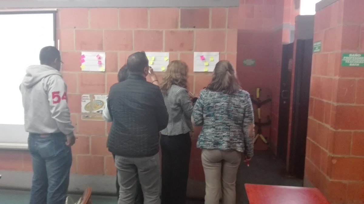 Samysalazar12's tweet photo. Samy Salazar. Institución. Las Villas Soacha presente. #PTATransforma.PTA camino de transformación para una educación de calidad. #PTATransforma @mineducacion @Yanethgiha @PTA_Colombia @infopresidencia @MartaISernaN @petrogustavo @IvanDuque @juliandezubiria @VickyDavilaH https://t.co/2TqVB3hLXp