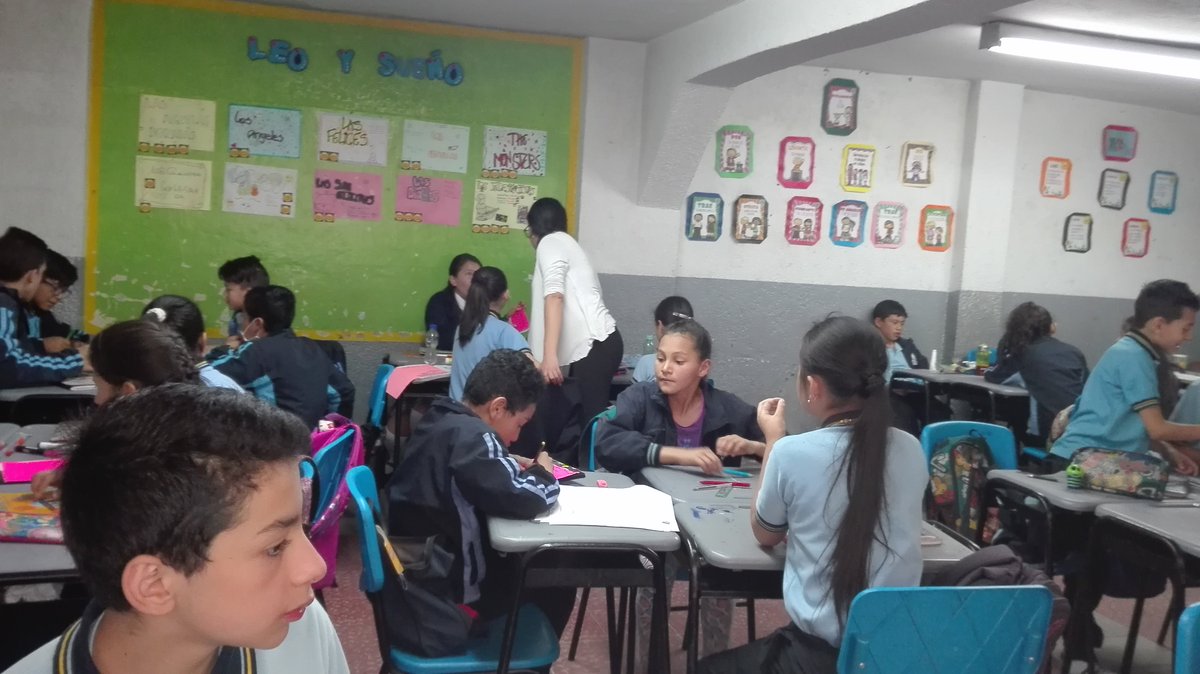 Samysalazar12's tweet photo. Samy Salazar. Institución. Las Villas Soacha presente. #PTATransforma.PTA camino de transformación para una educación de calidad. #PTATransforma @mineducacion @Yanethgiha @PTA_Colombia @infopresidencia @MartaISernaN @petrogustavo @IvanDuque @juliandezubiria @VickyDavilaH https://t.co/2TqVB3hLXp