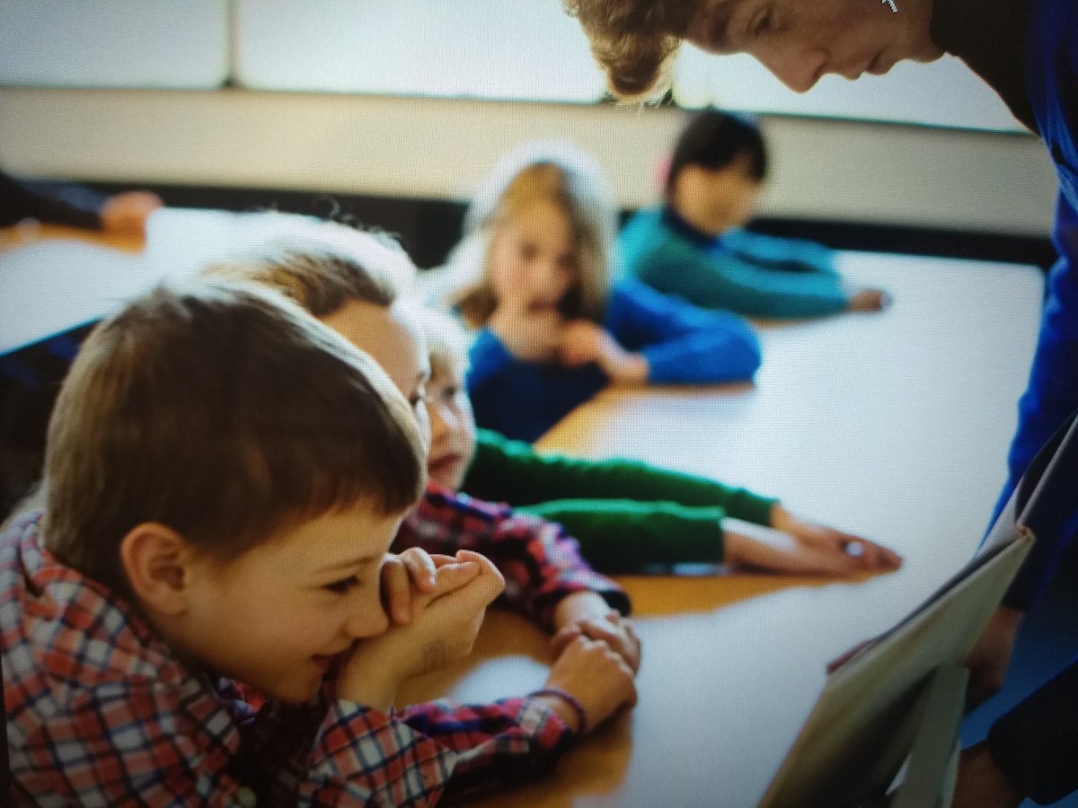 "Ja, het is een harde dobber voor onze studenten lerarenopleiding om de meet voor #Frans te halen. Maar de lat blijft liggen waar ze moet liggen. Omdat goede leraars het verschil maken" | Opleidingsdirecteur lager onderwijs <a href="/kaat_delrue/">Kaat Delrue</a> arteveldehogeschool.be/nieuws/ja-fran…