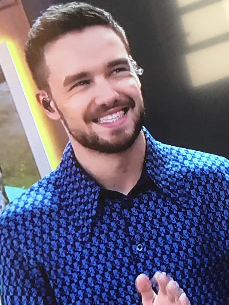 stylesunflxwer's tweet photo. Liam vc quer o mundo eu te dou #LiamPayneNoEncontro https://t.co/bx3p8BiH6q
