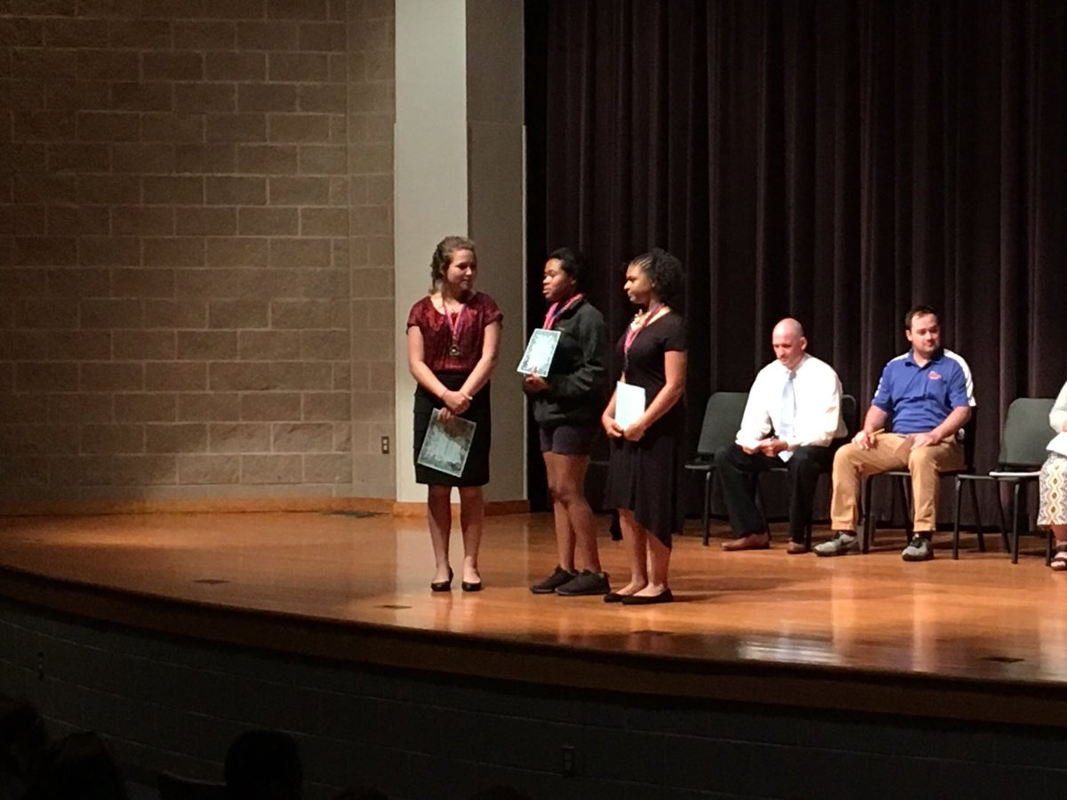 WildcatParsons's tweet photo. Congrats to our 7th grade Band and Chorus 2018 Award Honorees! 🥇🎼@PrincipalDMSHS https://t.co/uNXlDjZwa1