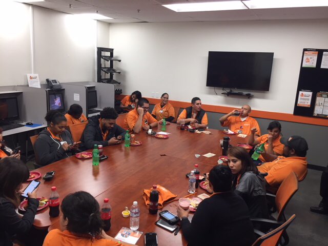 MET team in store 1039 enjoying pizza for lunch. The team has done an extraordinary job in bringing the Crown Bolt programs to the top of their game. 25 total OOS’ through all subclasses! Great job!