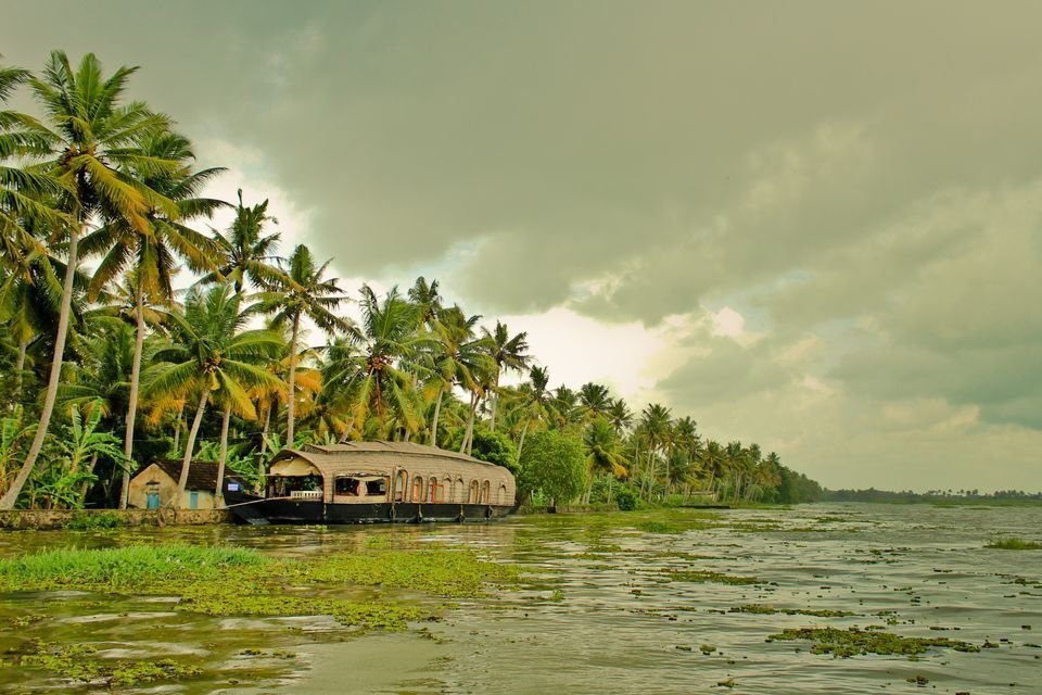 tripoto's tweet photo. 7 lesser known destinations in #Kerala
- https://t.co/ORrO4lfi5N
#travel #ttot #travelgoals #explore #getawayguide https://t.co/7kVyHSATpX