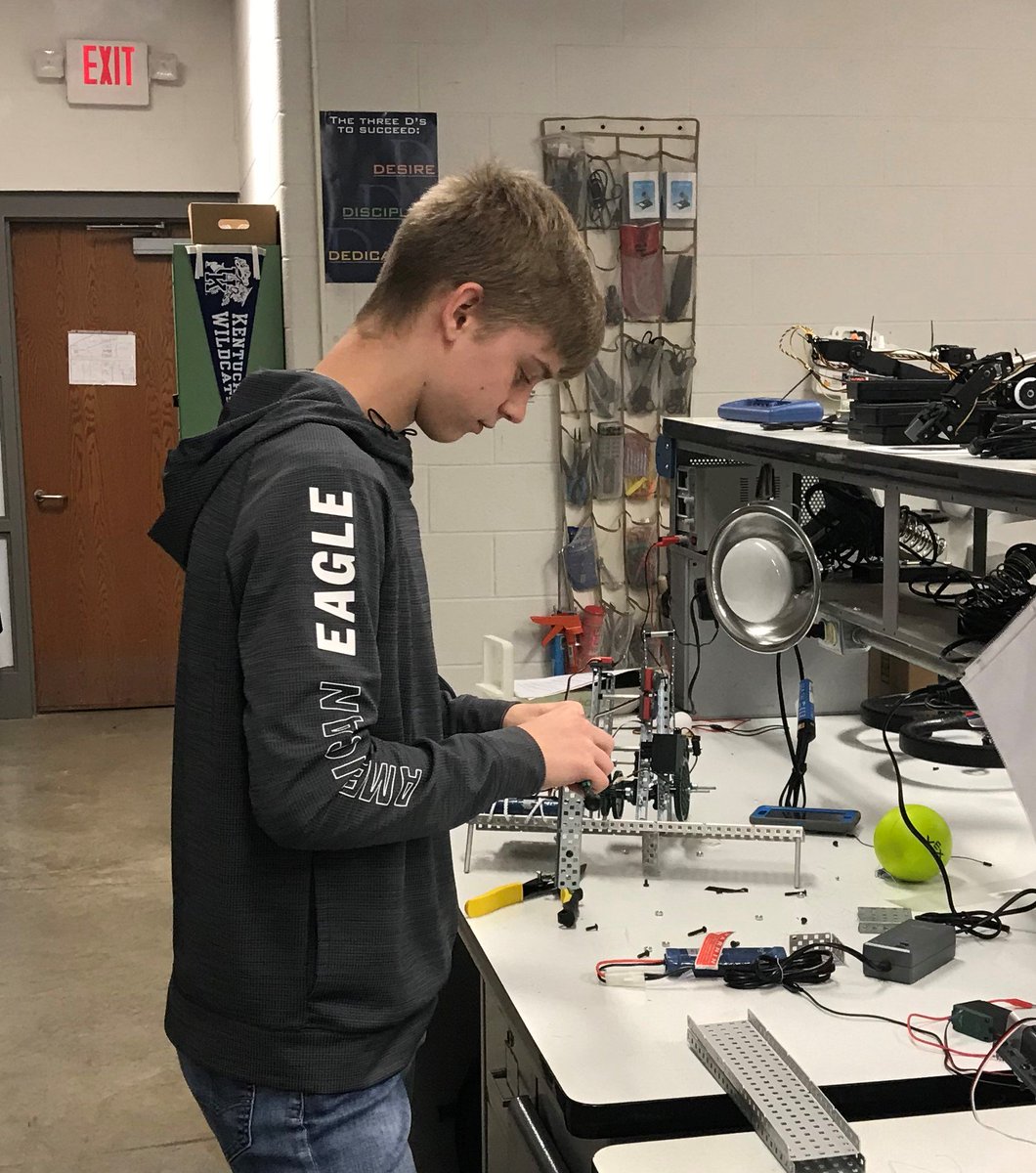jvold_stem's tweet photo. Last day of school. POE students finished the material sorter and worked on the 5S's. Look forward what these students can do in CIM, EDD, and @Go Baby Go project. @wv_pltw @PLTWorg @CapertonCenter @PSHSPatriots https://t.co/thq46h5aTe