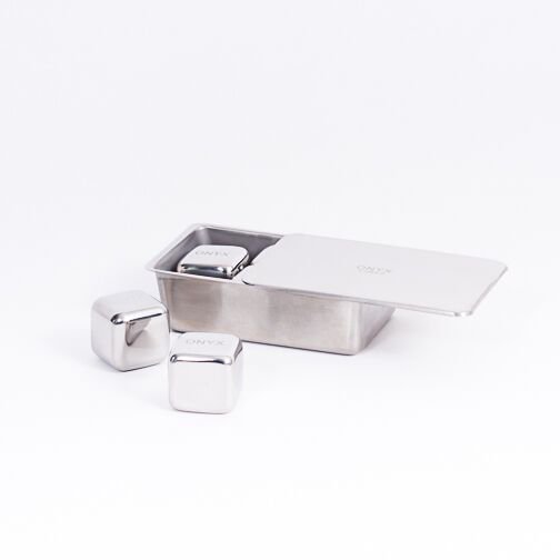 JMacLeanDesign's tweet image. Does dad like to chill out?
He sure does and that is why we are loving these stainless steel ice cubes! Keeps beer cold, wine nicely chilled and more. Does not dilute your drink!

Shop Onyx Stainless Steel Ice Cubes:  
petalandpost.com/products/stain…