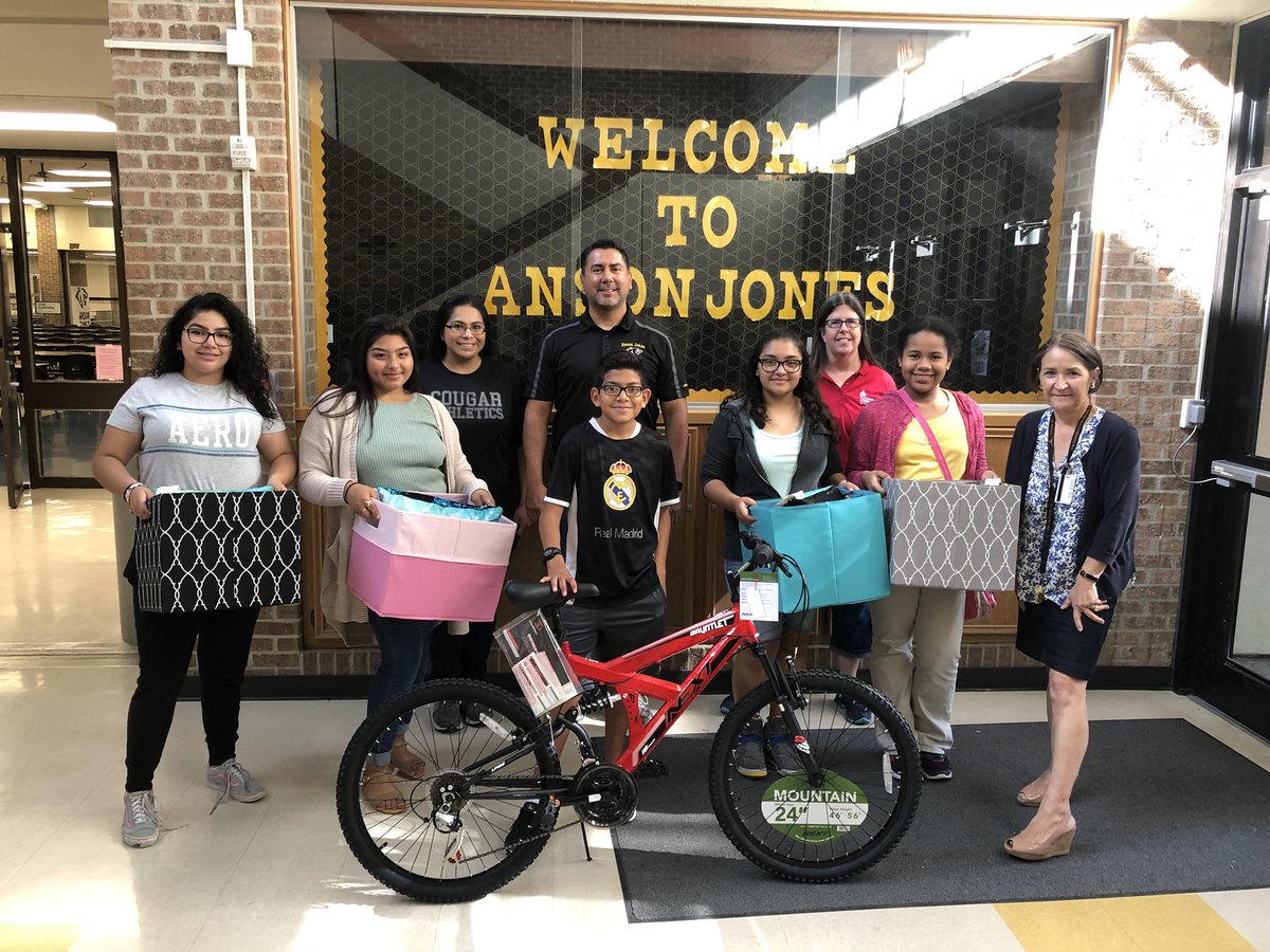 Perfect attendance takes a special kind of dedication and should be rewarded. Thank you to Communities in Schools for making this possible. #jonespln #NISDInspired #NISDJones #rewardthegood #perfectattendance