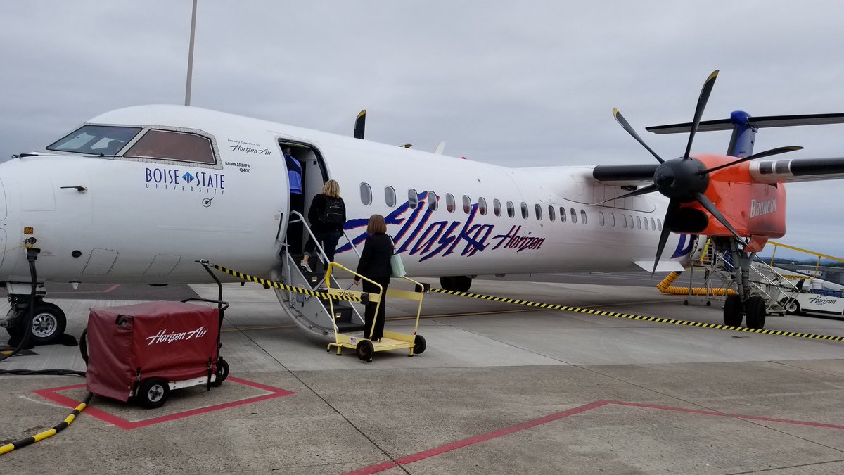 SymSerm's tweet image. So excited to fly to Seattle for @NWCUA #microcommunities workshop today! I get to see fellow #creditunion chapter leaders and #YPleads! Working hard for our members and cooperating to discuss best practices is a big part of the #cudifference. #CUobsessed #youngprofessionals