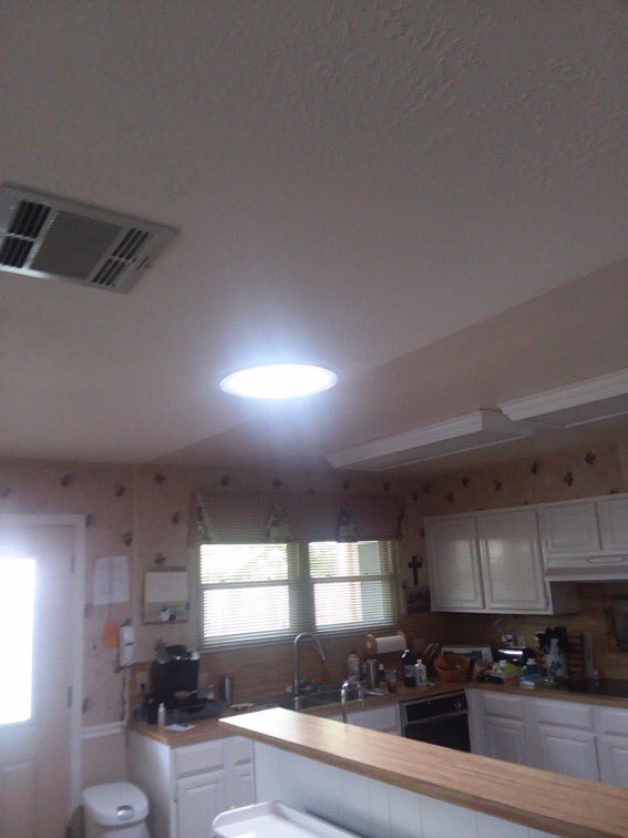 NatLightExp tweet picture