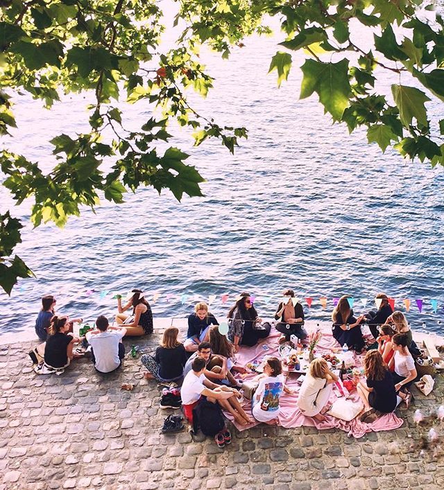 ParisJeTaime's tweet photo. There's nothing better than walking the lively streets of Paris in June! 😍 Wonderful #Paris pic selection this week thanks to @celiaintokyo, @a_shrshnv, @serayaolga &amp; @maitremelissa. 👏🙌 Keep using our hashtag #Parisjetaime for a chance to be featured ! https://t.co/gnORtkSv4G