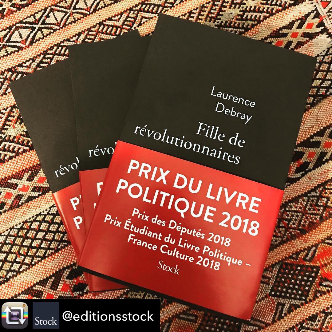 lirelasociete's tweet photo. « Un bandeau, trois prix ! » 🥂#fillederevolutionnaires #laurencedebray #JLP2018  @EditionsStock https://t.co/kUJkm3HjUL