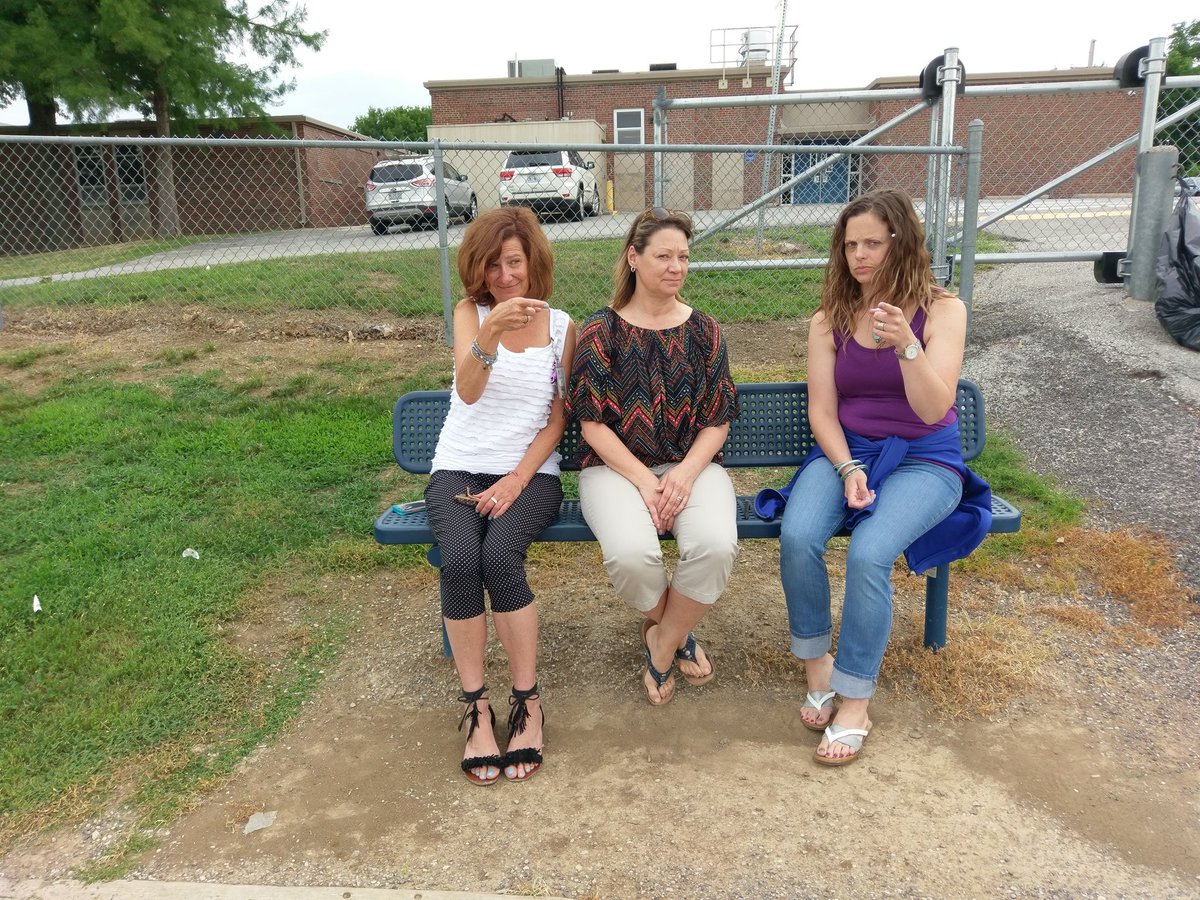 The teacher look. @leahmmcopeland <a href="/WinnwoodRocks/">Winnwood Elementary School</a> #wwproud