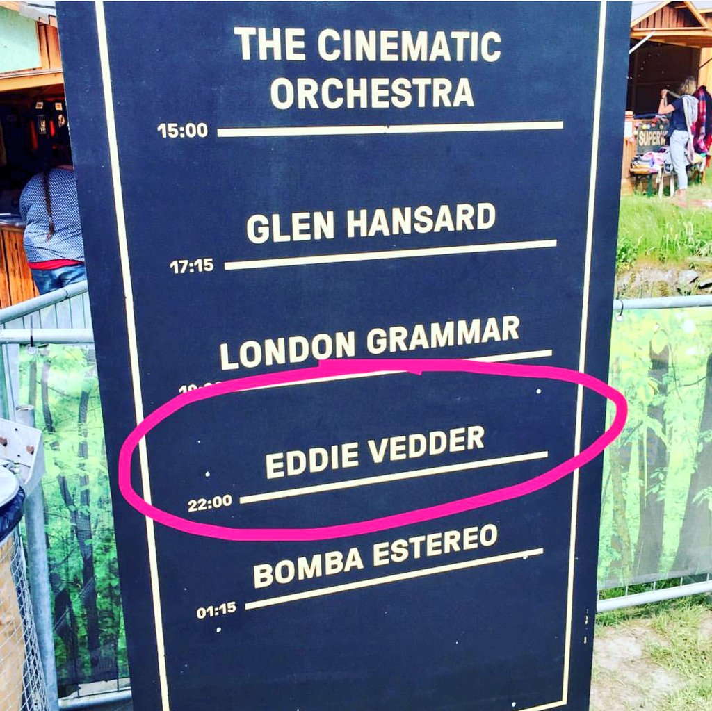 PearlJamNordic's tweet photo. #TBT
#EddieVedder played his first solo show in #Denmark at @heartlanddk, June 3rd 🇩🇰
📸 Julie Agnethe 🇳🇴
#EVDK17 #evtour2017 #PearlJam https://t.co/SQB58GR5rF