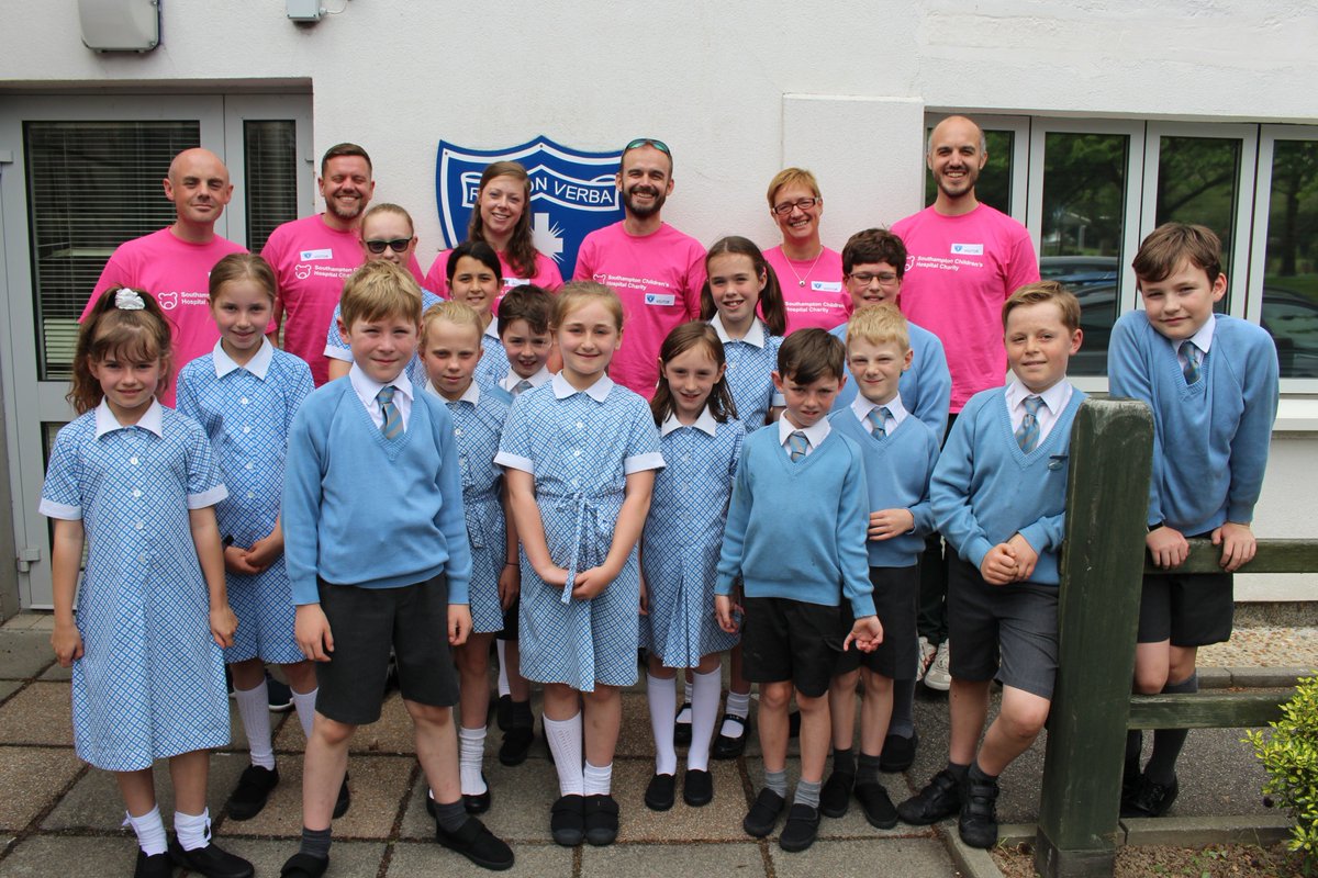 Thank you #TeamJ2S from Southampton Children’s Hospital for visiting us and talking to us all about your fund raising 200km row from #Jersey to #Southampton! 
#Goodluck raising #funds for the children’s emergency and trauma department appeal!
justgiving.com/companyteams/J…