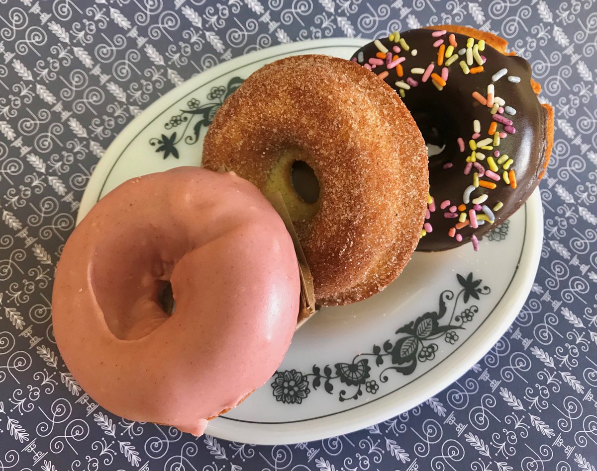 Chocolate w/Natural Color Sprinkles, Strawberry made w/organic strawberries &amp; Cinnamon Sugar Gluten-Free BAKED donuts. See you soon :)

#amidwestkitchen #glutenfree #glutenfreedonuts #chieats #nofoodcoloring #bakeddonuts #choosechicago #chicagofoodauthority