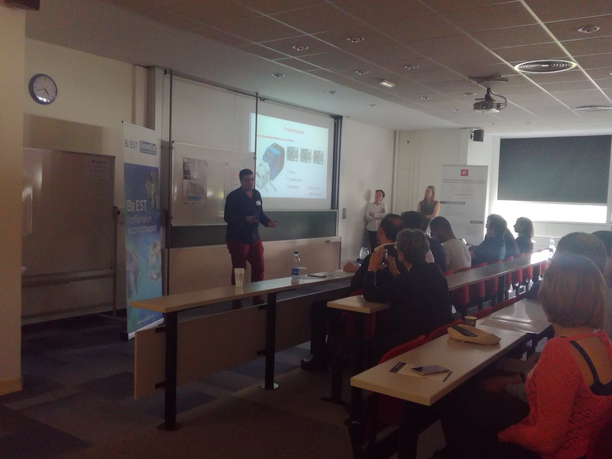 Vincent Marichez, docteur en Chimie de l'<a href="/unistra/">-</a>, présente son initiative entrepreneuriale <a href="/qfluidics/">Qfluidics</a> en 3 minutes ! #ChercheursEntrepreneursChallenges #GenerationStartup <a href="/SemiaStartups/">SEMIA</a> @ConnectusAlsace